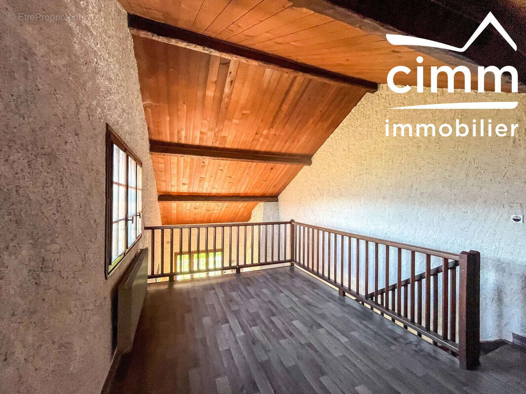 Maison 140 m² à Saint-Vincent-De-Mercuze  - photo 9