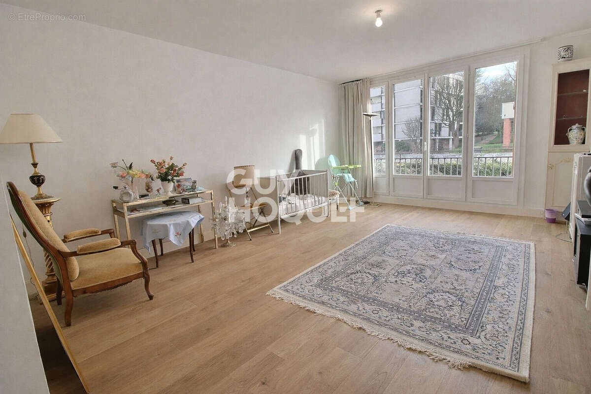 Appartement à CHAVILLE