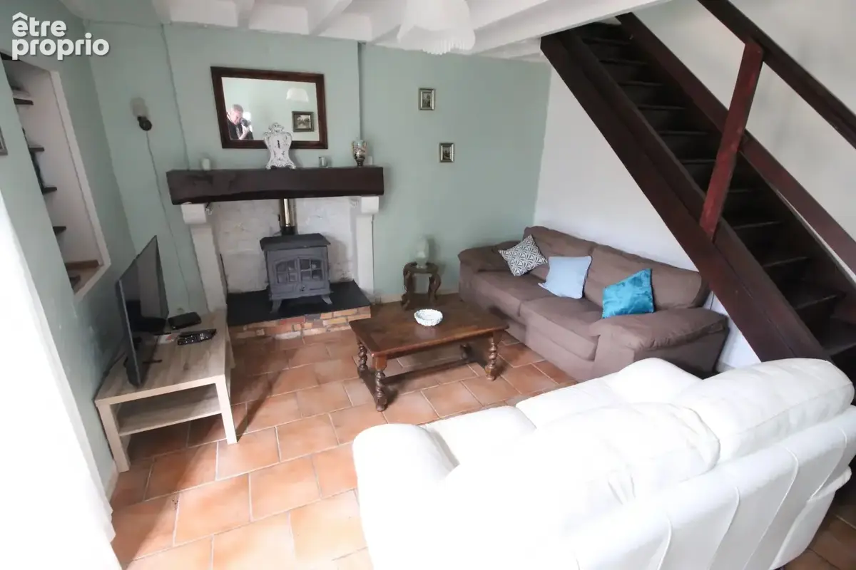 En bordure de village, maison indépendante de quatre chambres avec deux gîtes de deux chambres, grand jardin et piscine - photo 19