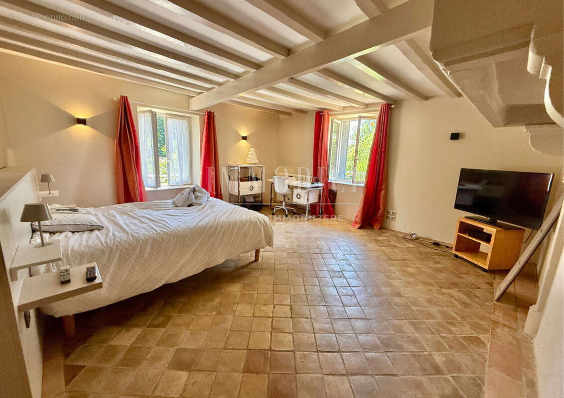 Maison à MOGNENEINS