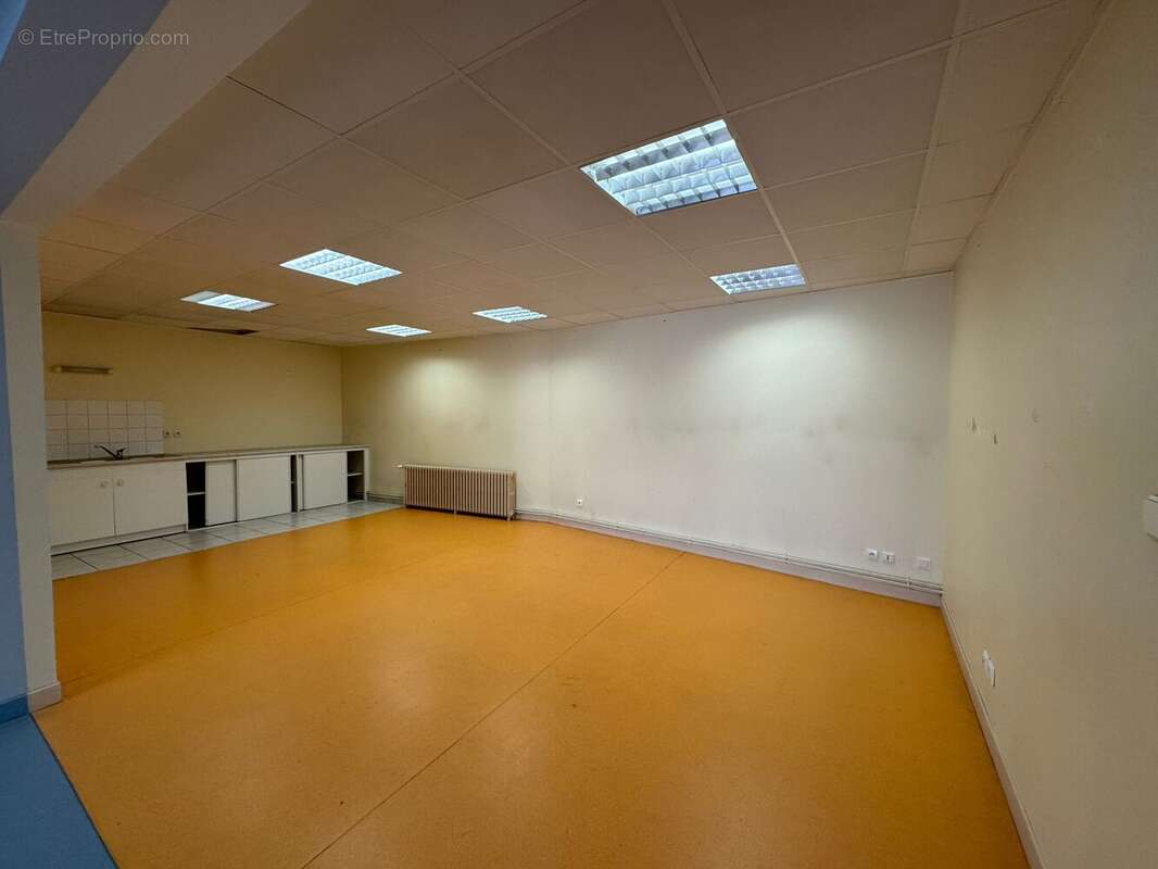 Commerce 100 m² à Charleville-Mezieres  - photo 25