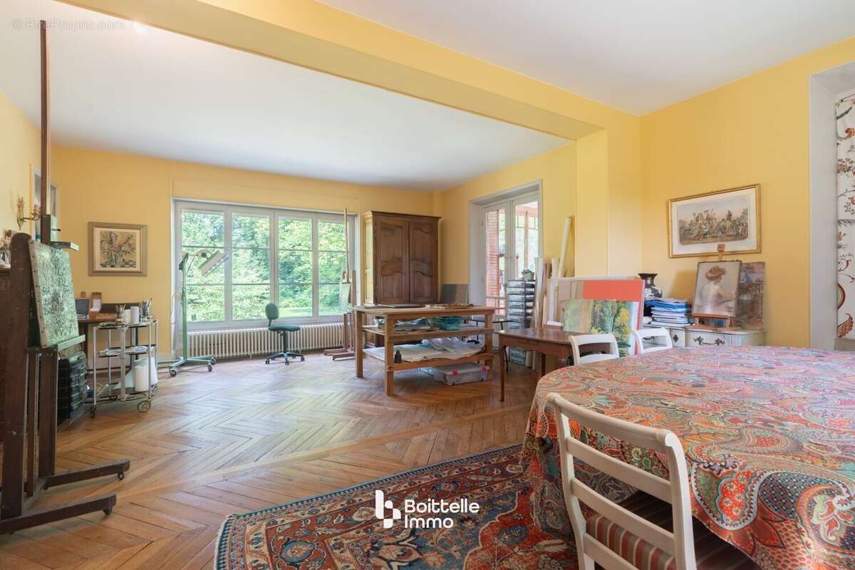 Maison à VARENNES-SUR-SEINE