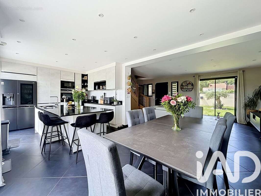 Maison 136 m² à Liverdy-En-Brie  - photo 4