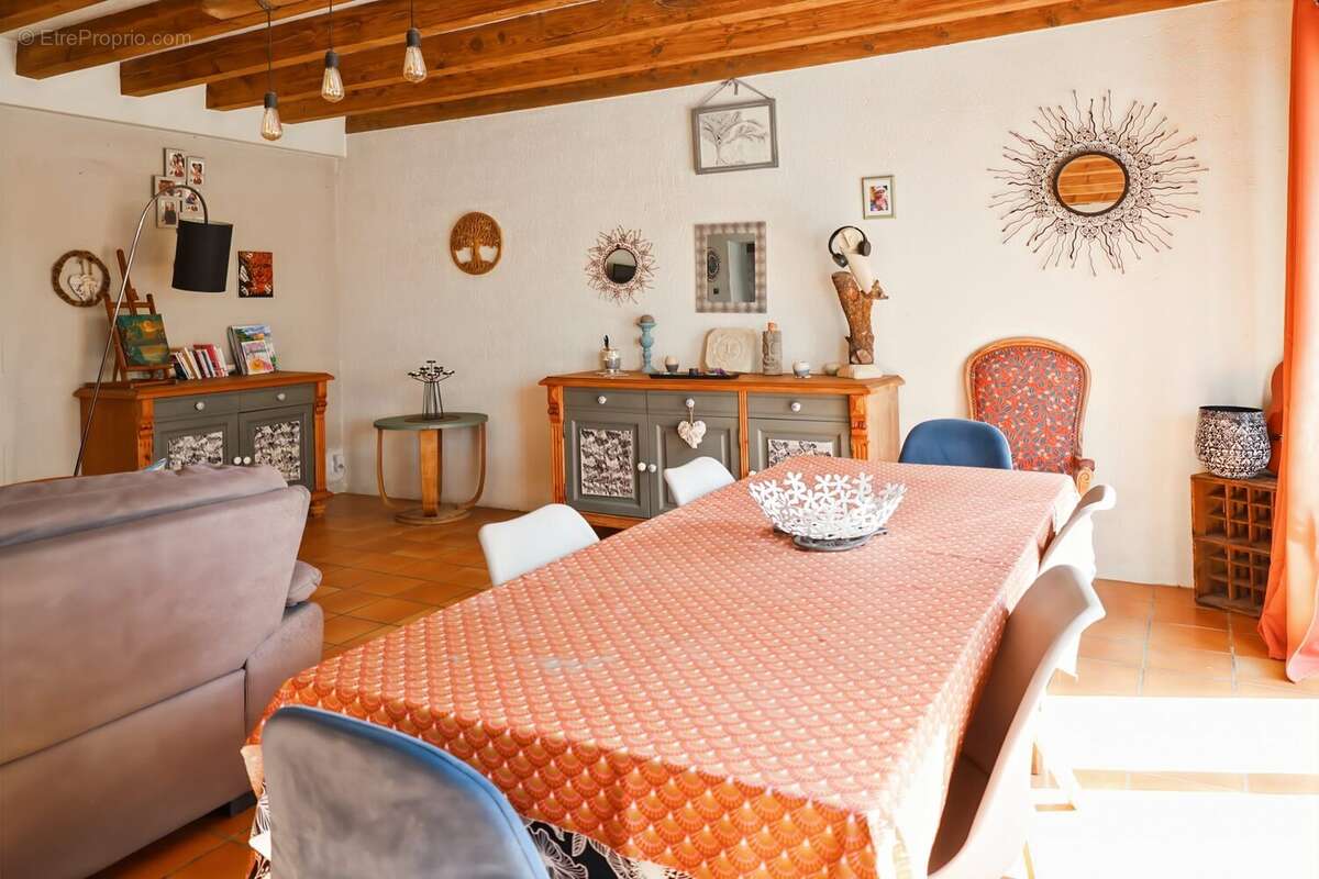 Maison à MOUZILLON