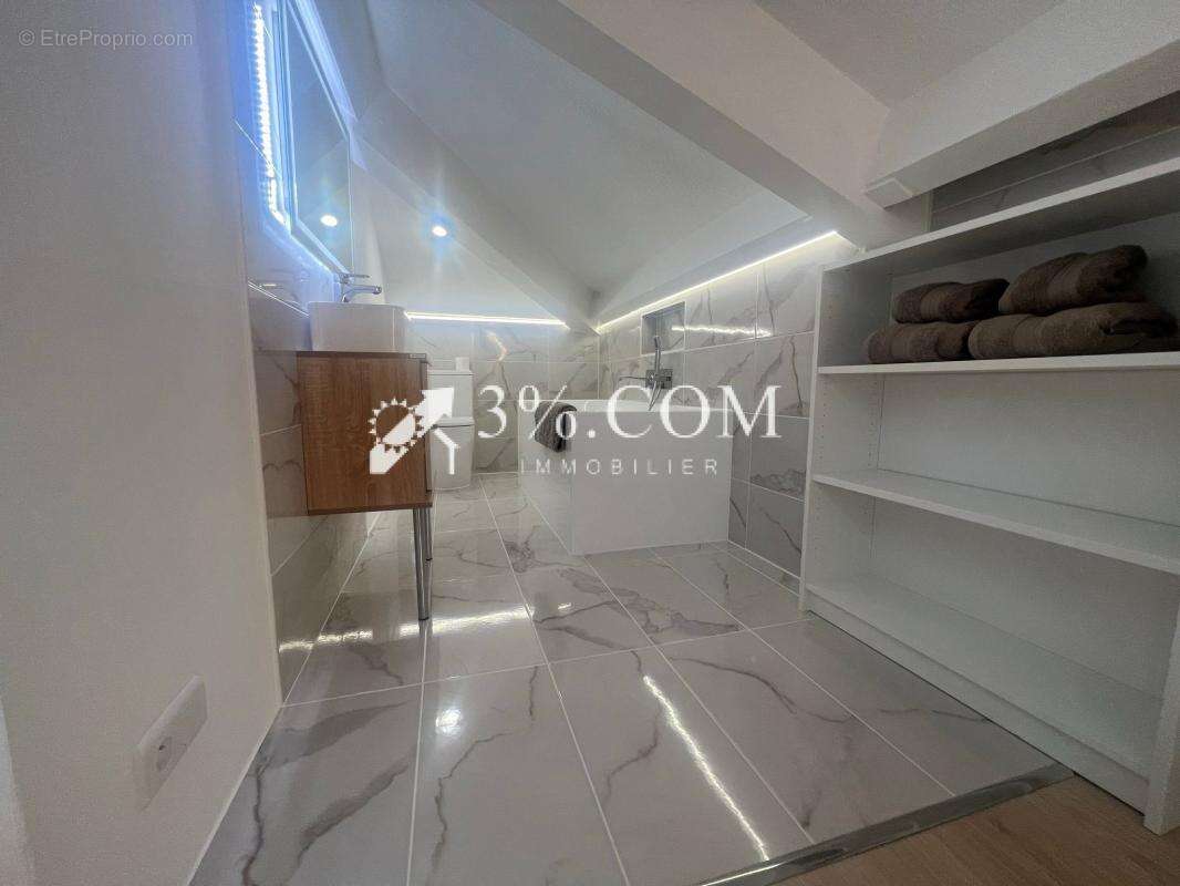 Appartement à GRIMAUD