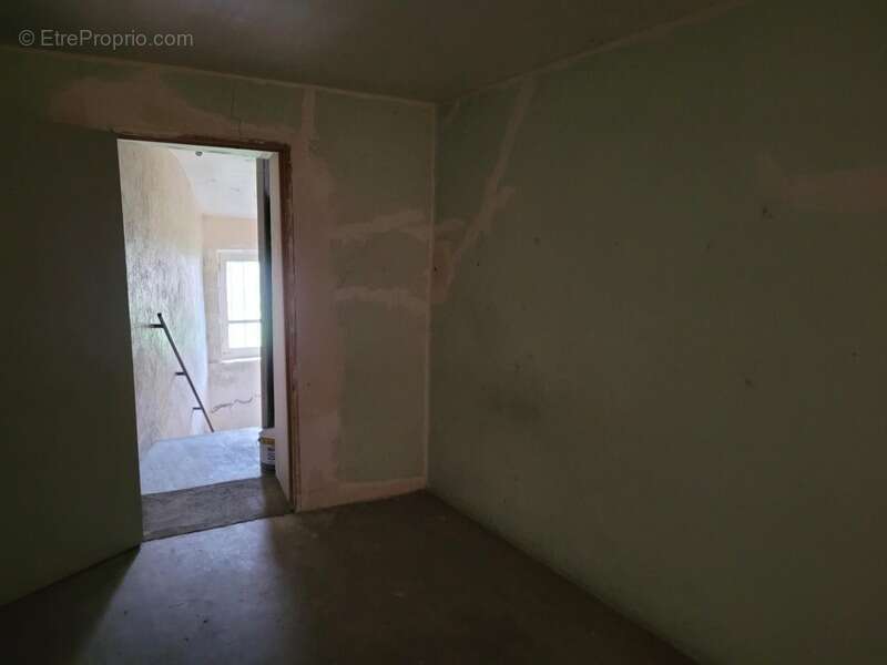 Jolie Maison de village rénovée + Fort potentiel d'agrandissement BUXIERES LES MINES (03) - photo 13