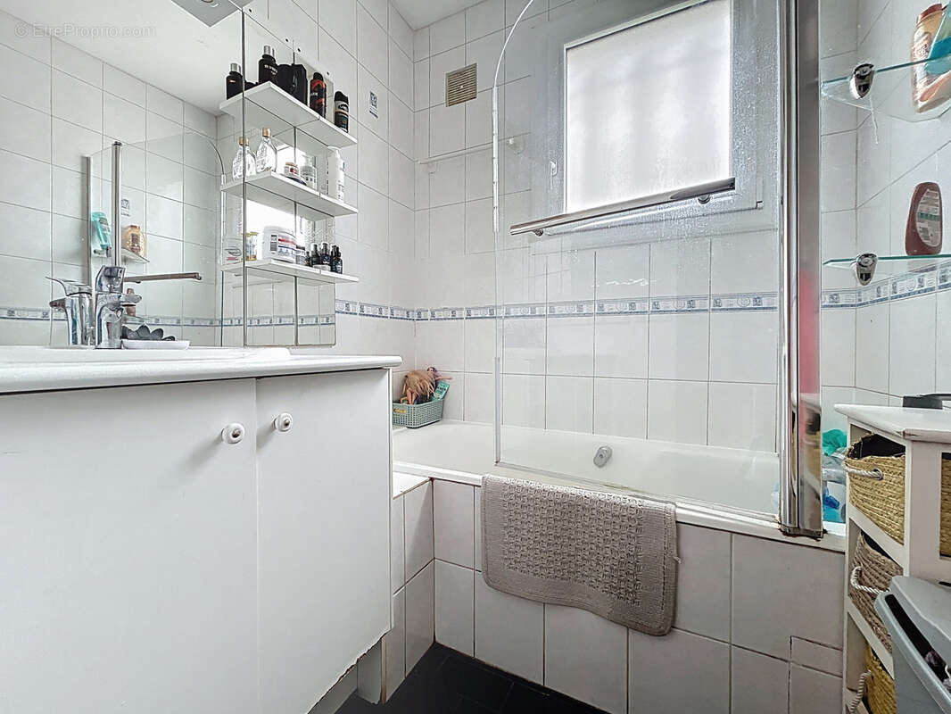 Maison à SAINT-PANTALEON-DE-LARCHE