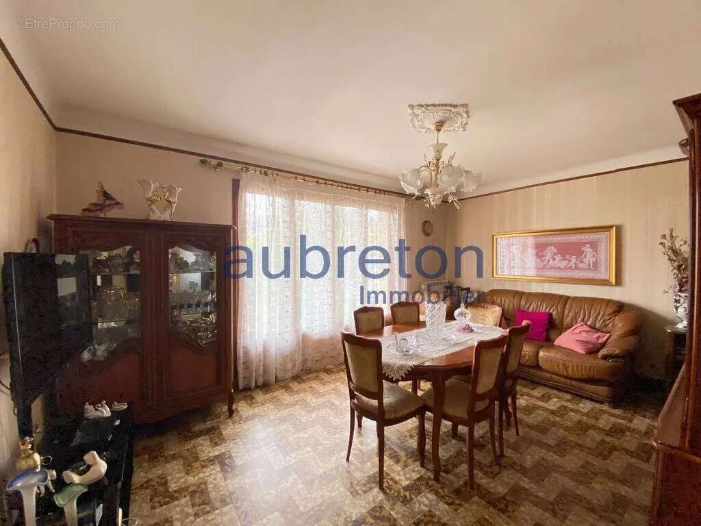 Maison à ECHIROLLES