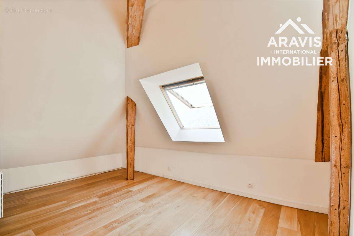 Appartement à DINGY-SAINT-CLAIR