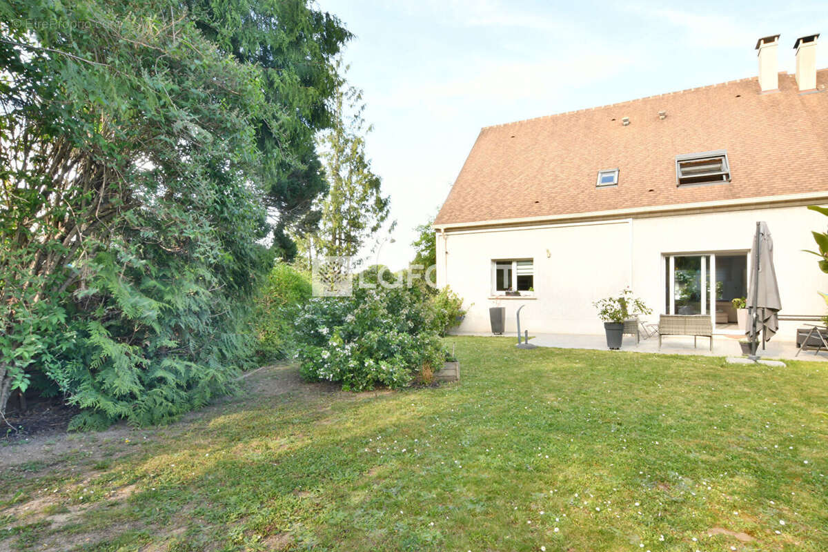 Maison à LA CELLE-SAINT-CLOUD