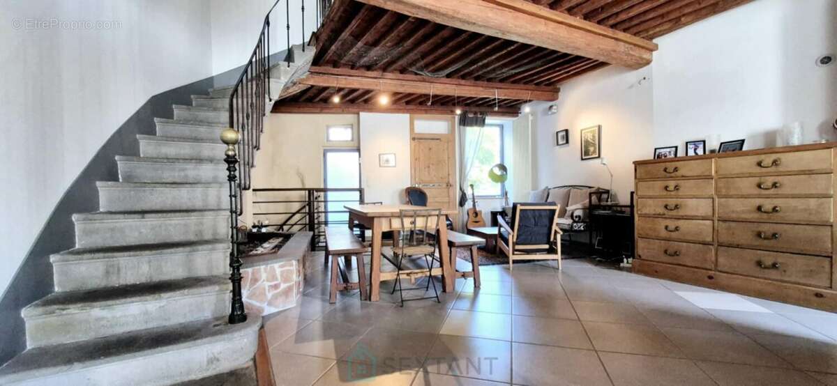 Maison à VEYRE-MONTON