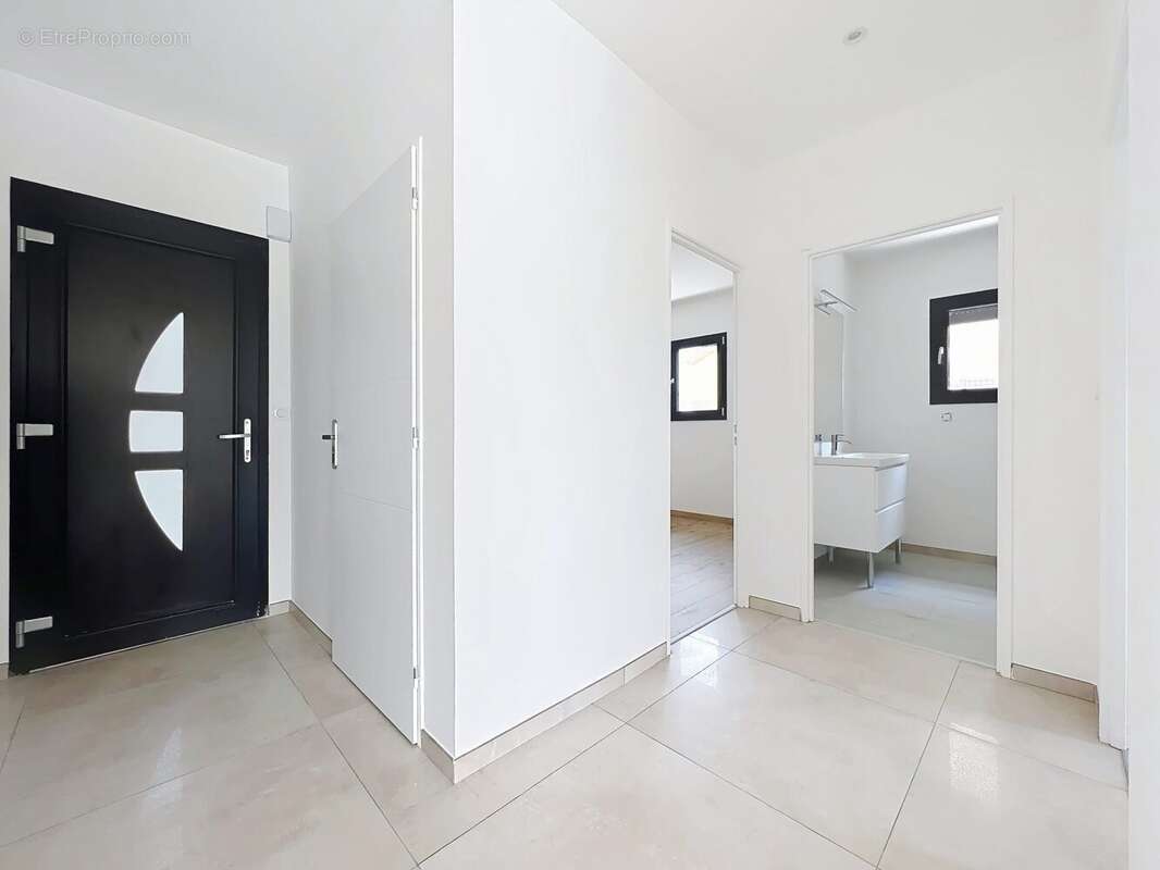 ENTRÉE - Maison à GRENTHEVILLE