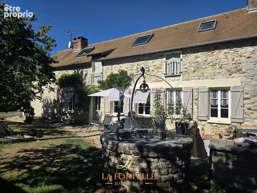 Photo Maison à Breval au prix de 376 000€