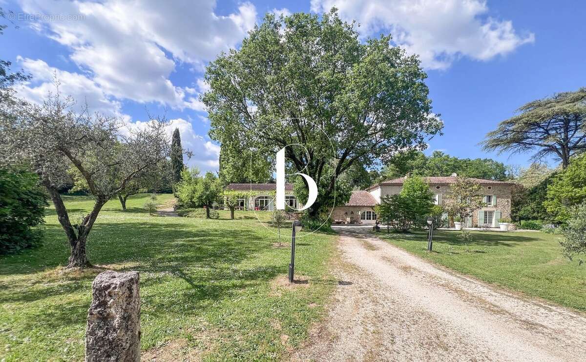 Maison 520 m² à Aigueze  - photo 39