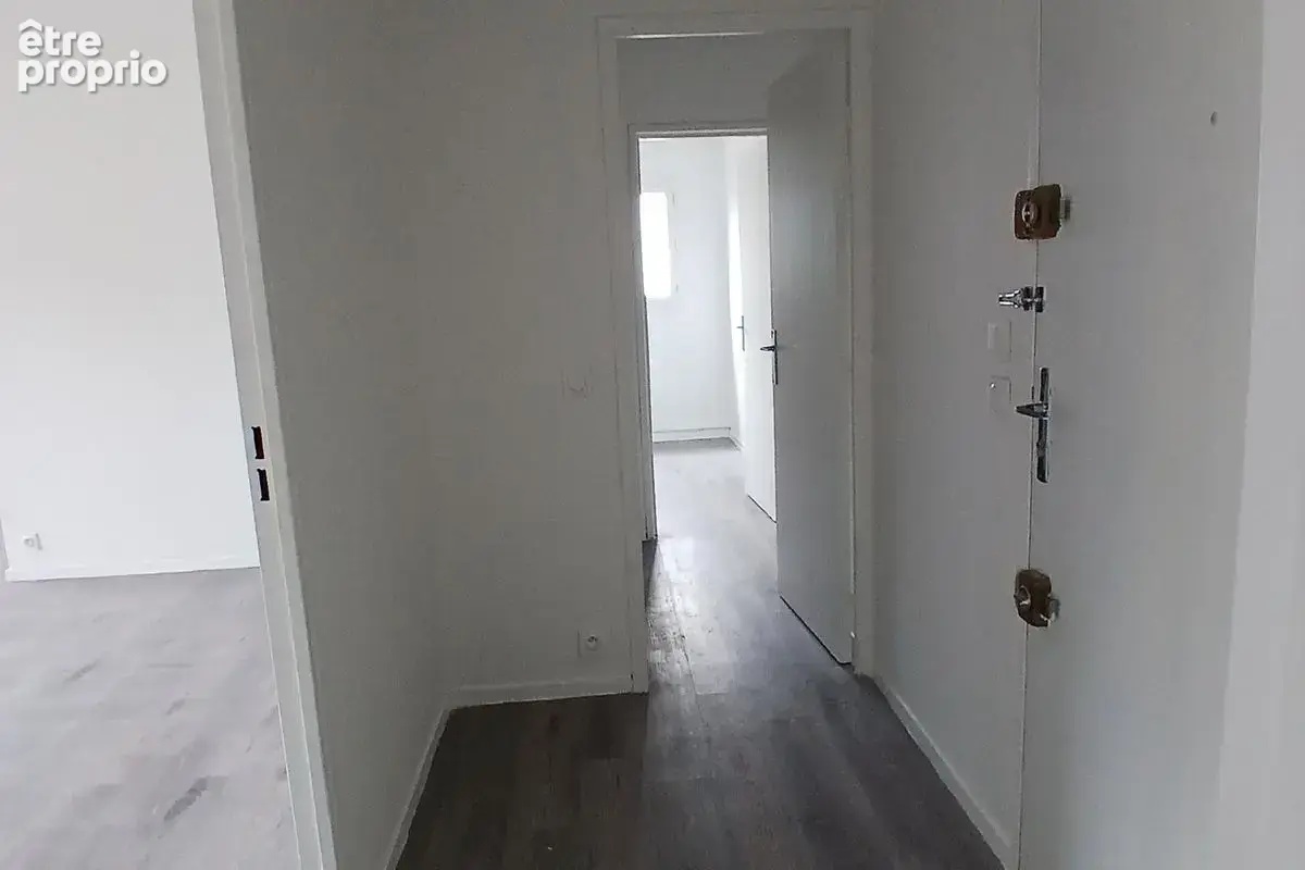Appartement T4 N° E0060069L-163 400 € - photo 9