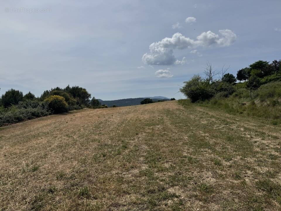 Terrain à MONTFURON