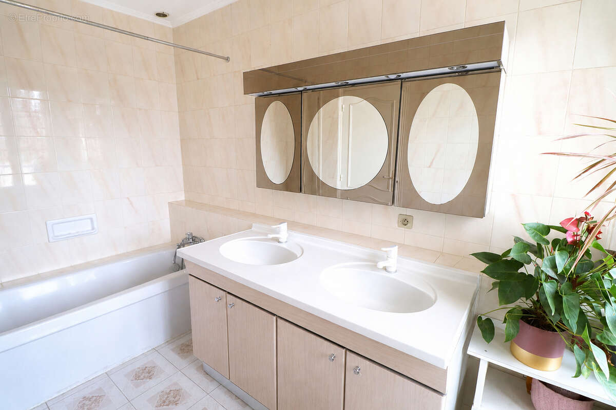 Maison Antony 8 pièce(s) 165.78 m2 avec beaucoup de charme - photo 16