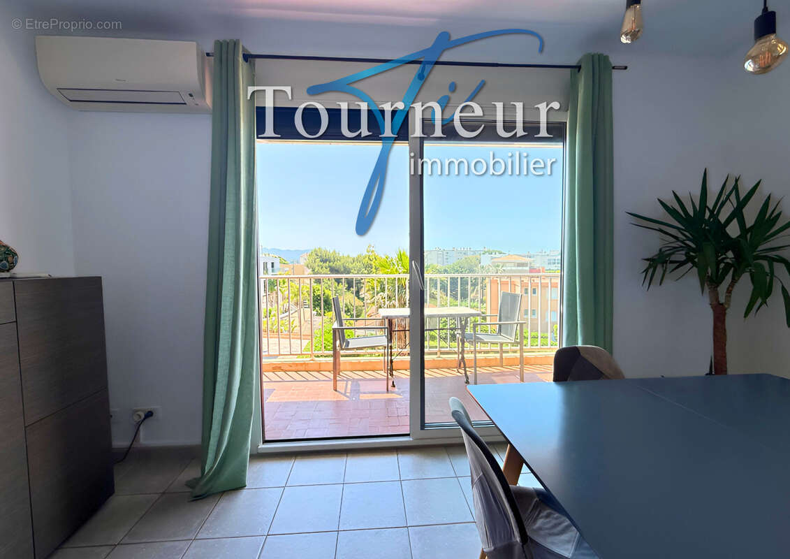 Appartement à SIX-FOURS-LES-PLAGES