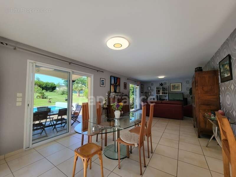Plain-pied 3 chambres · Piscine au sel · Chauffage au sol - photo 5