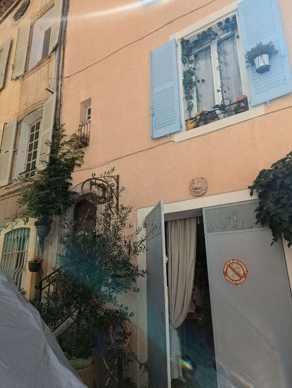 Maison à AUPS