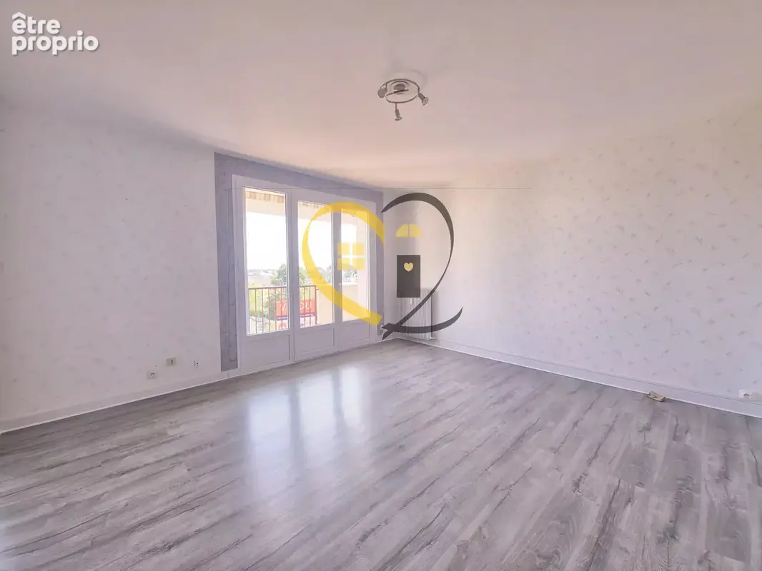Appartement T3 rénové de 64 m² avec garage et cave – Résidences des Planchards à Yzeure - photo 4