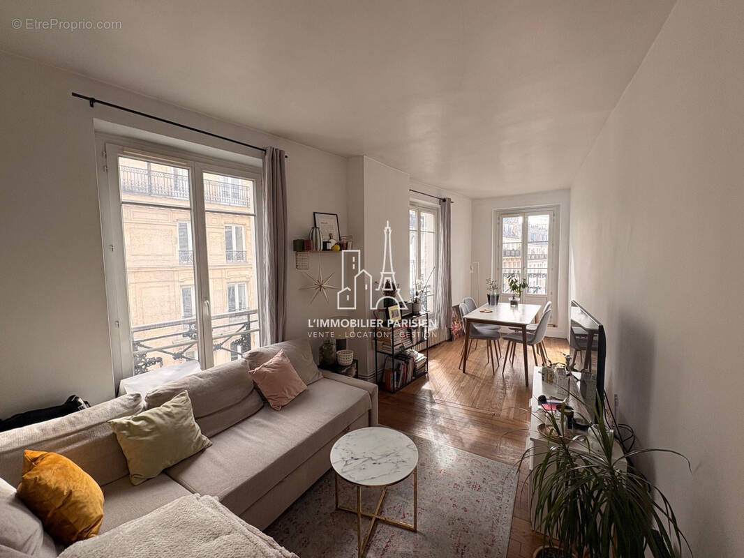 Appartement à PARIS-18E