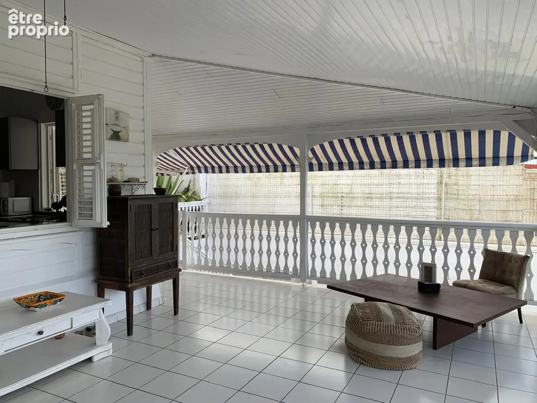 A vendre villa t7 - 190 m2 - vue mer & montagne - lamentin - photo 16