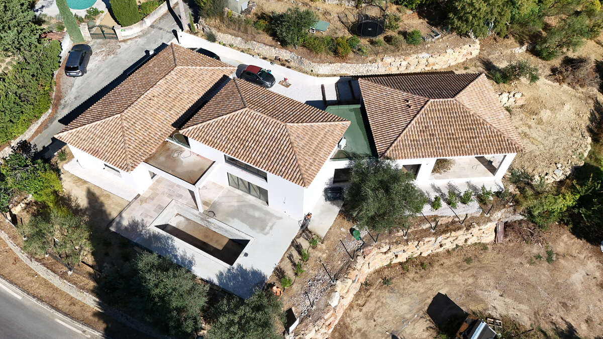 Maison à COTIGNAC