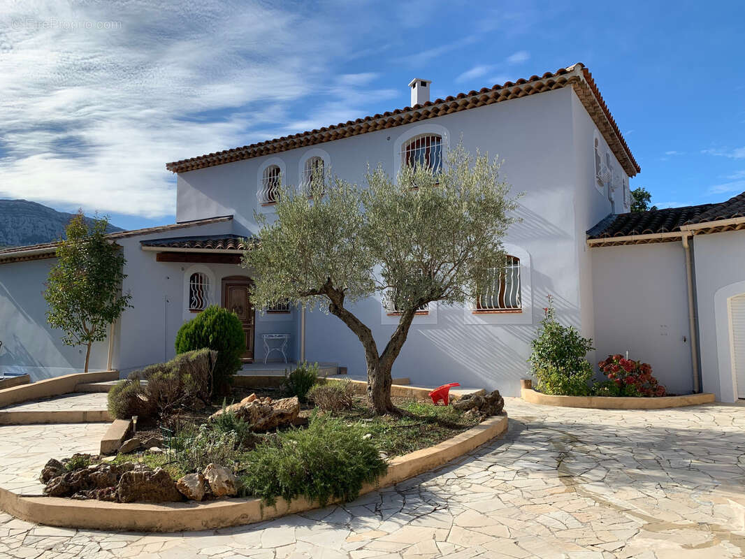 Maison à NANS-LES-PINS
