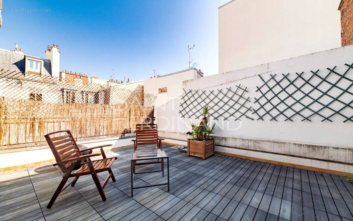 Appartement à PARIS-17E