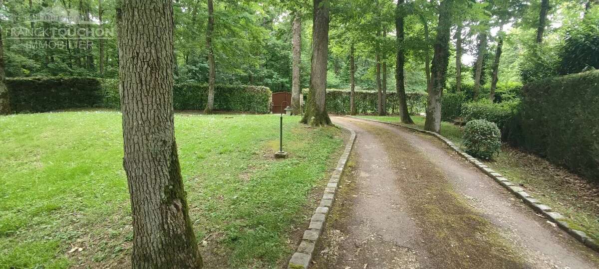 Maison à FERRIERES-EN-GATINAIS