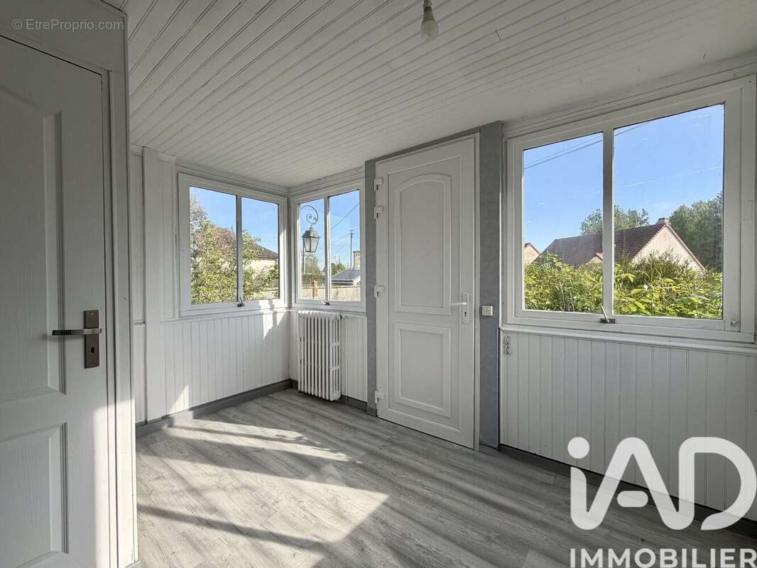 Maison 92 m² à Yermenonville  - photo 2
