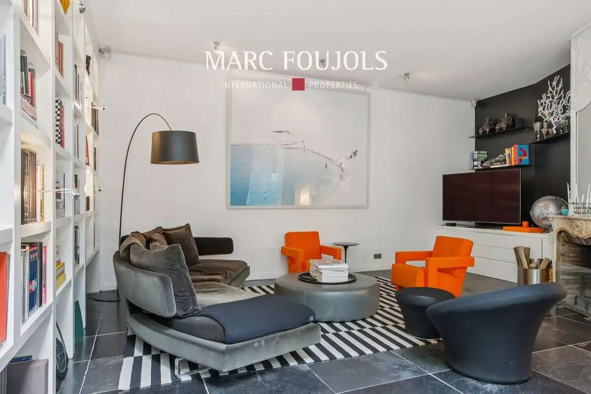 Appartement à NEUILLY-SUR-SEINE
