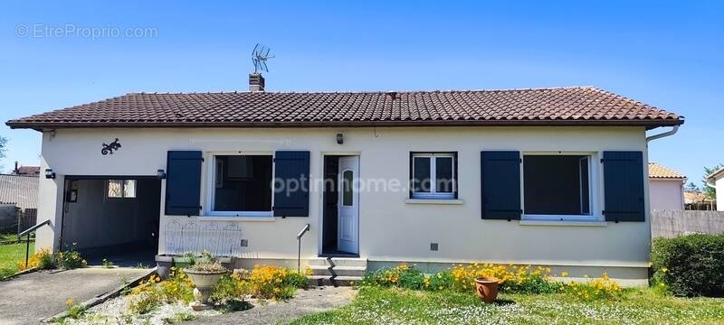 Maison à SAINT-GERMAIN-DE-LUSIGNAN