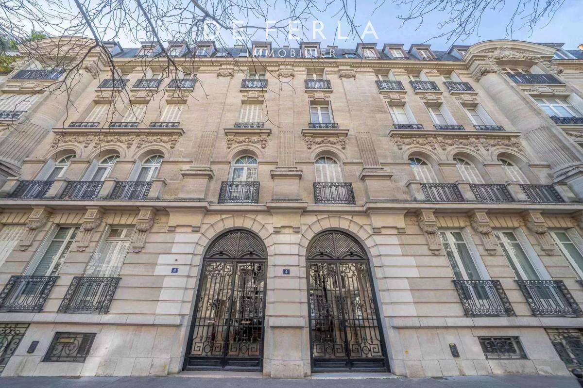 Appartement à PARIS-7E