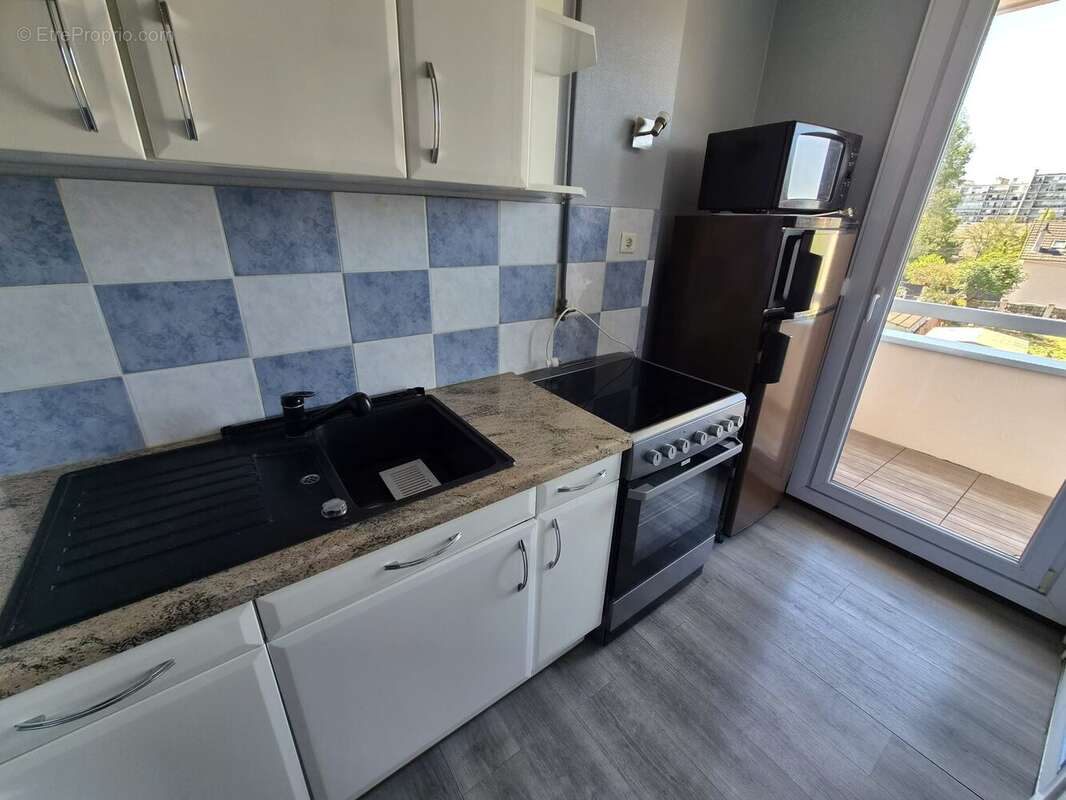 cuisine 2  studio NEUILLY SUR MARNE