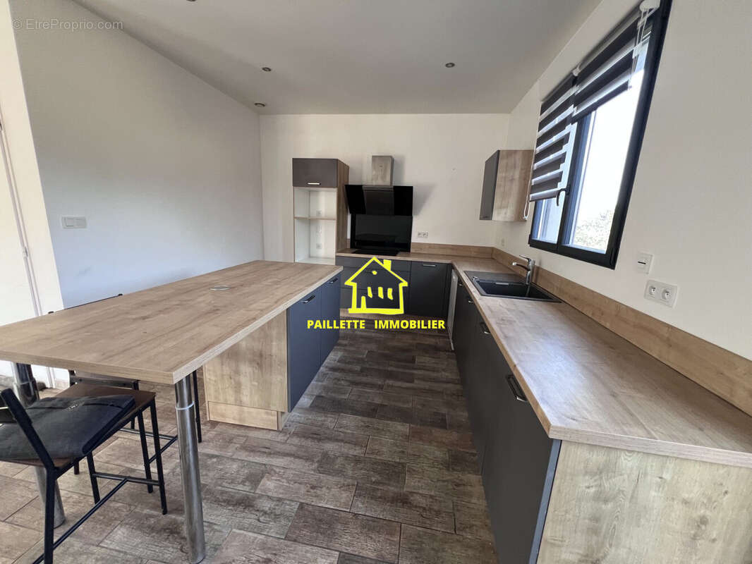 Maison 218 m² à Saint-Romain-De-Colbosc  - photo 6