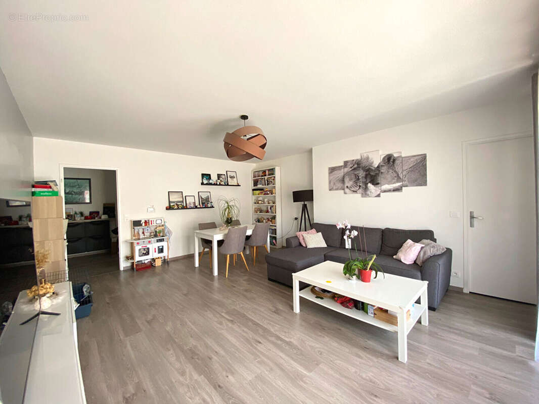 Appartement à LES CLAYES-SOUS-BOIS