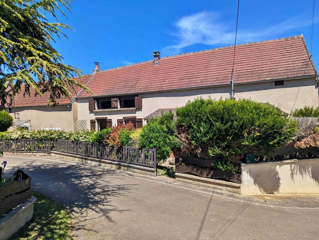 Maison 150m² à Mouffy - Maison à MOUFFY