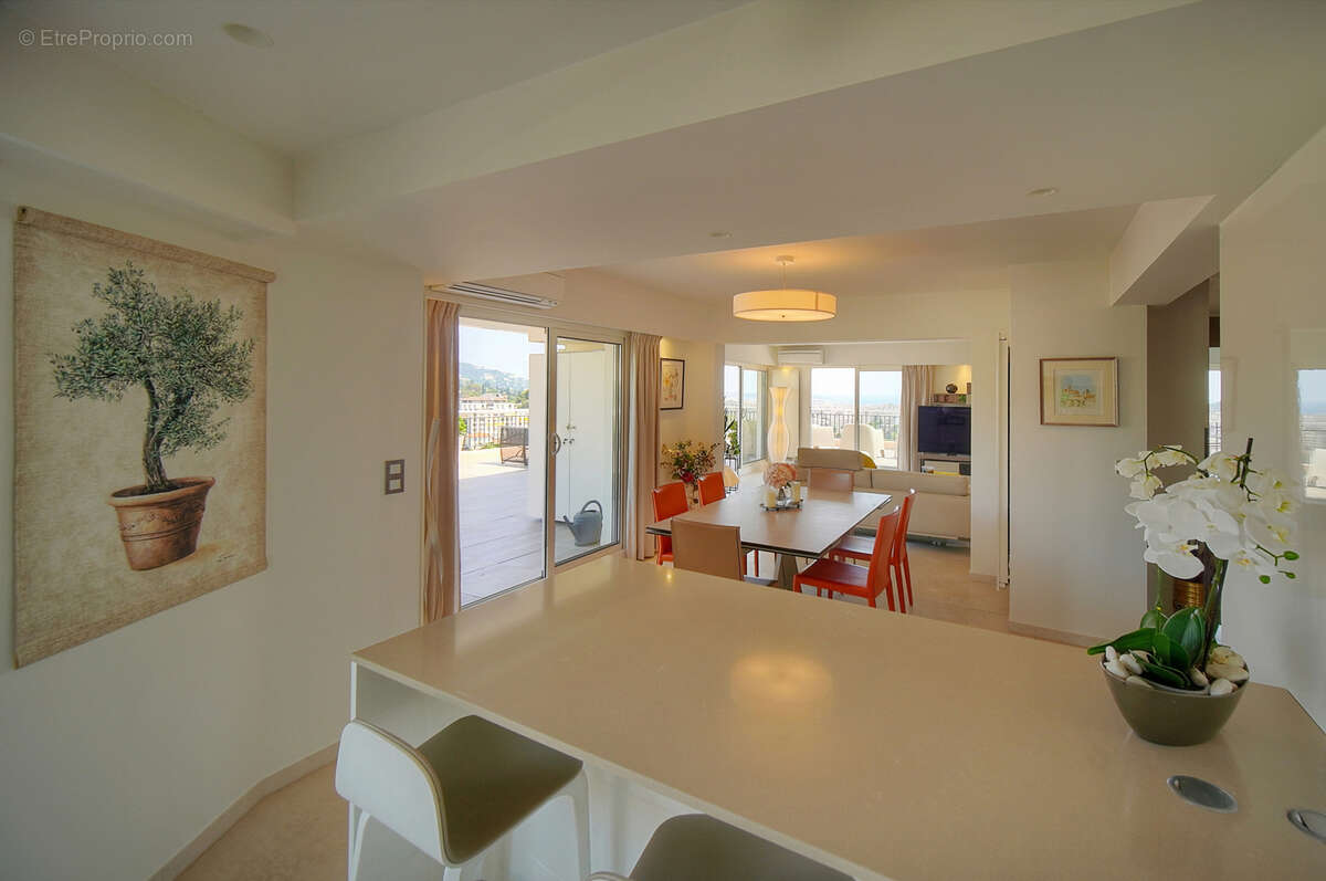 Appartement à LE CANNET