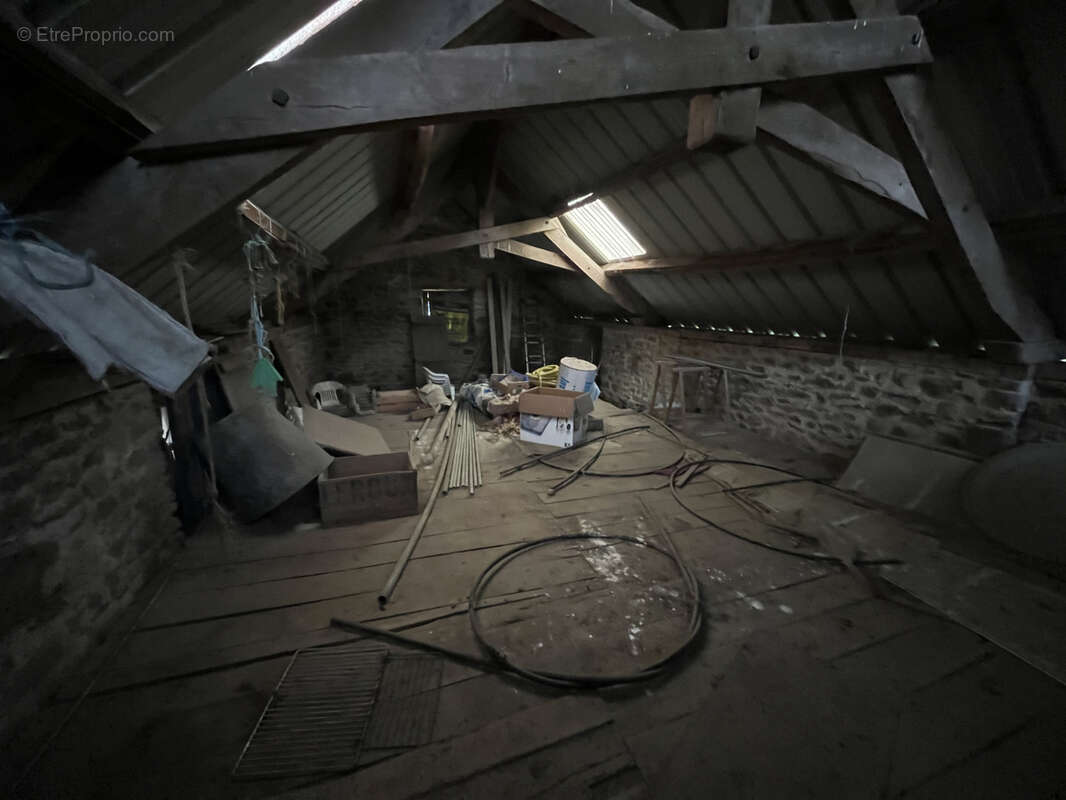 Maison à SAINT-LAURENT-DE-CUVES