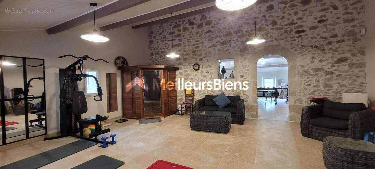 Propriété en pierre 427 m² à Saint-Just-d'Ardèche avec 2 gîtes 5* - photo 19