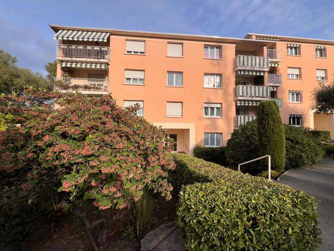 Appartement à LE CANNET