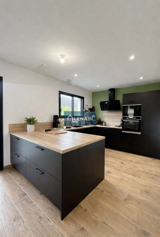 Maison à SAINT-GEORGES-DES-GARDES