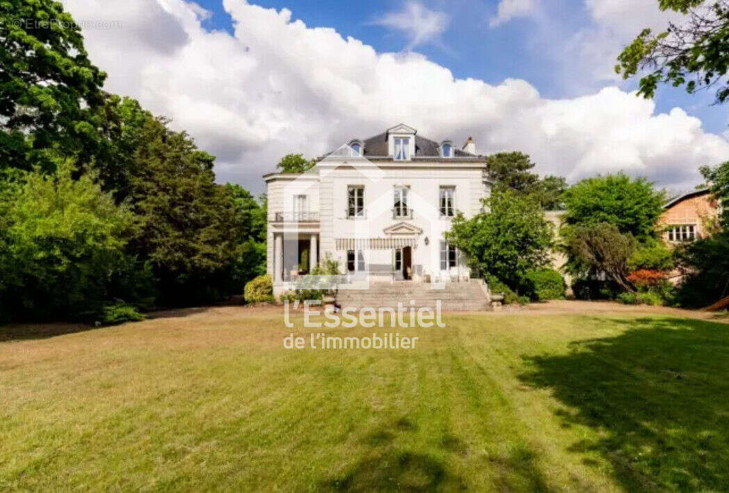 Maison à MAISONS-LAFFITTE