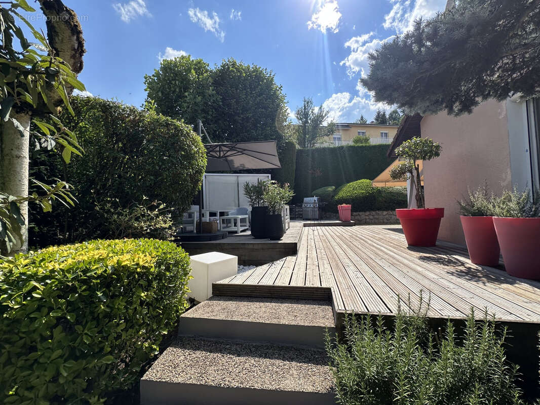 St Jean Bonnefond. Villa coups de coeur avec piscine - photo 2