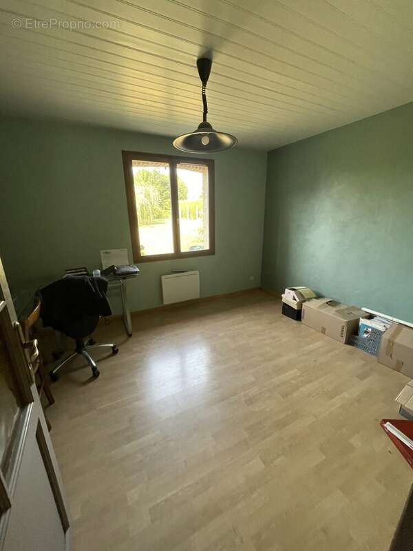 Maison à AVESNES-SUR-HELPE