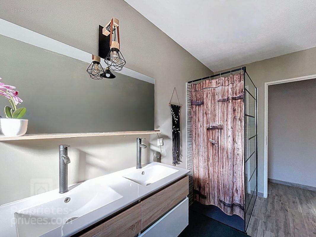 Maison à POURRIERES