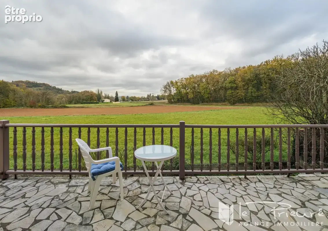 Grande maison avec vue dégagée, piscine, grand terrain arboré et sous-sol complet à Puygouzon - photo 17