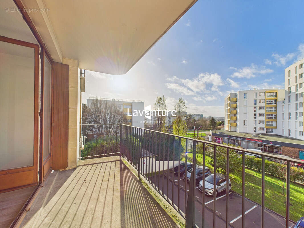 Appartement à FRESNES